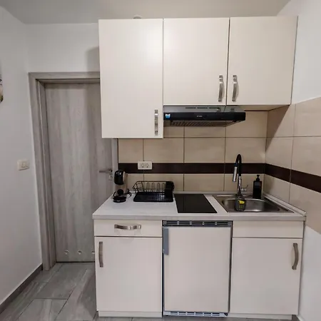 Apartma Gardenis *