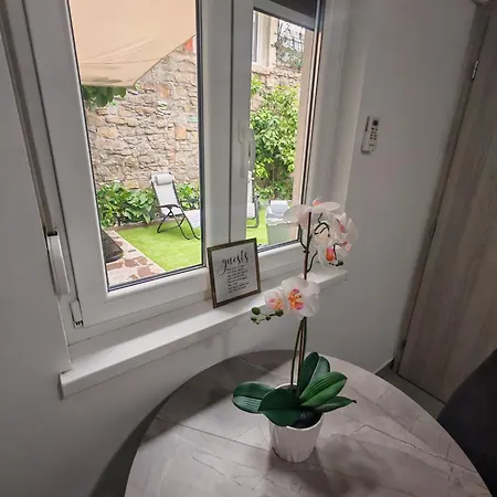 Apartma Gardenis *
